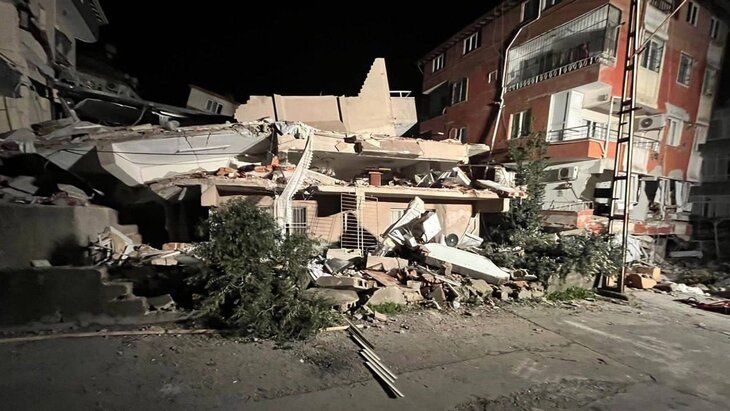 СМИ: Новое землетрясение в Хатае разрушило дома, под завалами находятся люди