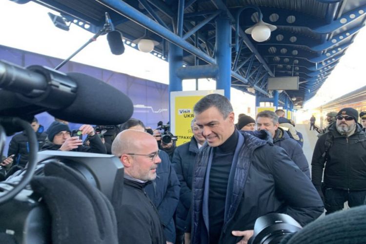 Премьер-министр Испании прибыл в Киев