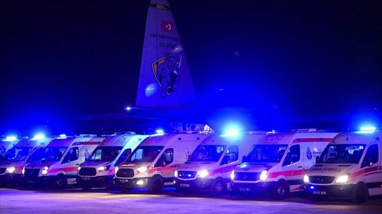 Из больниц Стамбула выписаны более 12 тысяч пострадавших в землетрясении