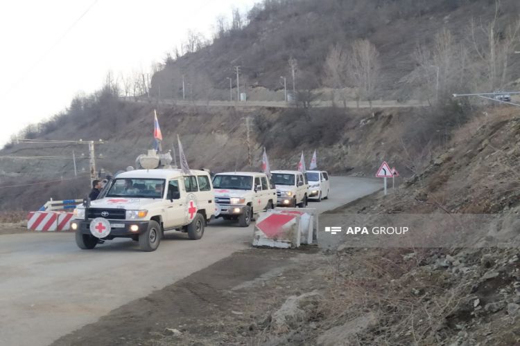Автомобили МККК с гражданскими лицами армянского происхождения беспрепятственно проехали в направлении Лачина