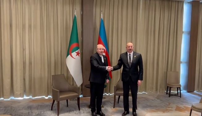 الرئيس إلهام علييف يستقبل رئيس الحكومة الجزائرية