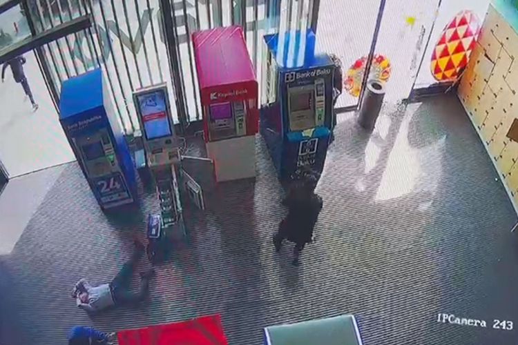 Распространились видеокадры со стрельбой в гипермаркете в Баку