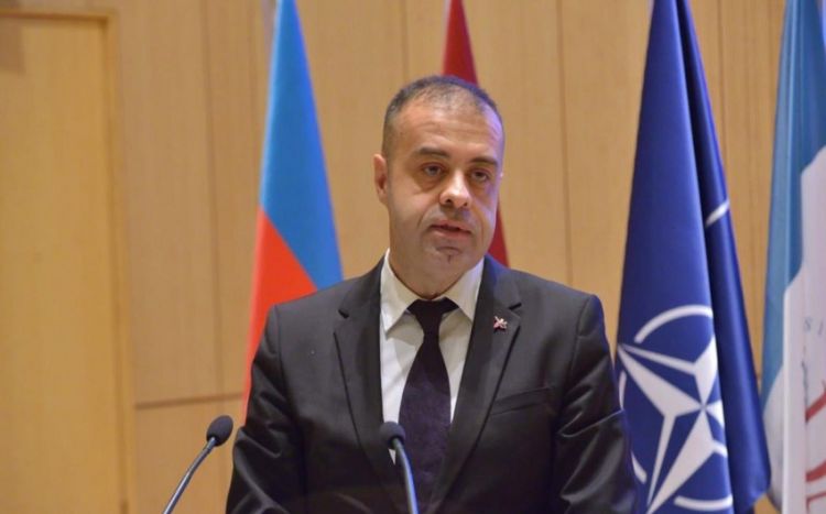 ممثل أذربيجان في الناتو: أرمينيا تحاول كسب الوقت لتسليح الانفصاليين