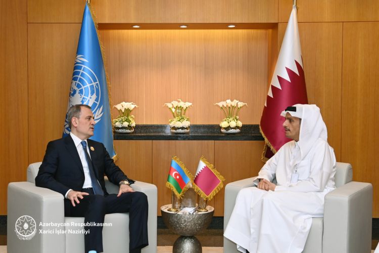 Джейхун Байрамов встретился с министром иностранных дел Катара