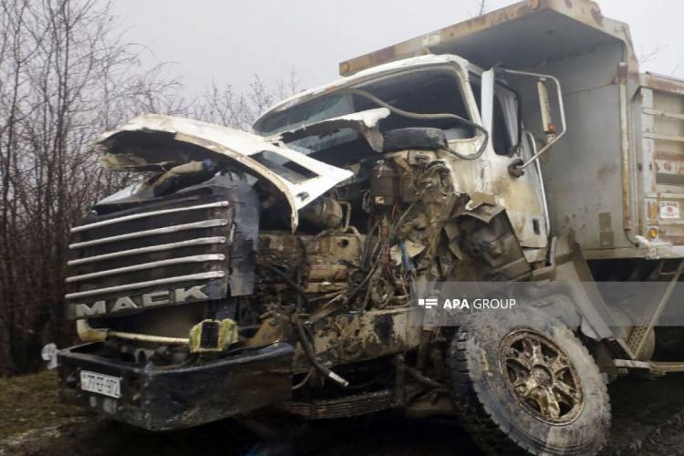 Bus crashed in Azerbaijan, 2 people injured