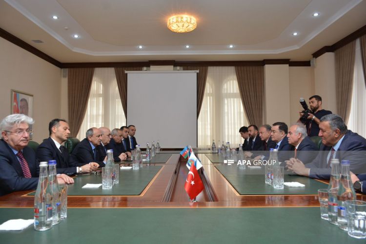 В Общине Западного Азербайджана состоялась встреча с делегацией ТюркПА