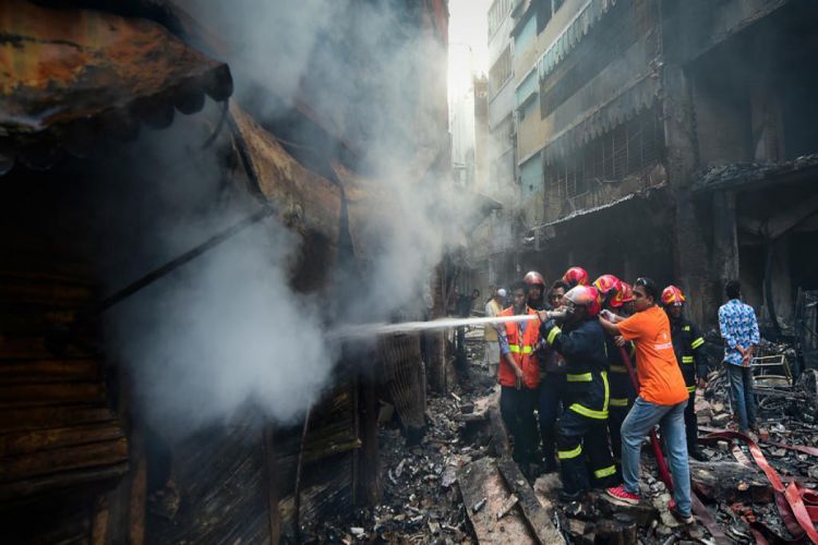 В Бангладеш в результате взрыва погибли 15 человек, более 140 госпитализированы
