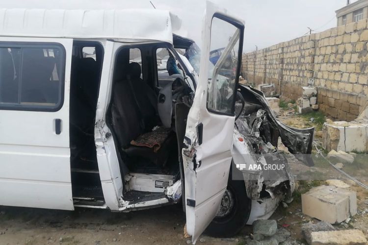 Microbus and truck collision leaves 15 injured in Azerbaijan