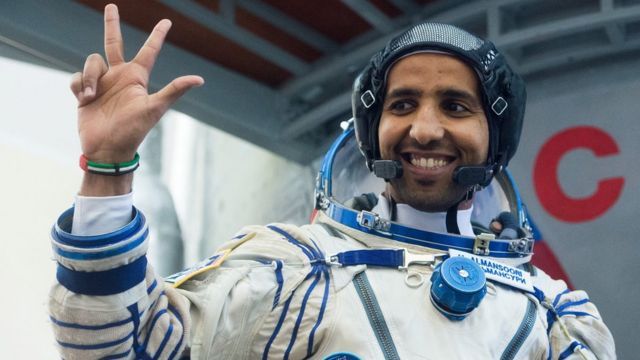 رائد الفضاء الإماراتي يحلق فوق إفريقيا ويوثق المشهد بفيديو