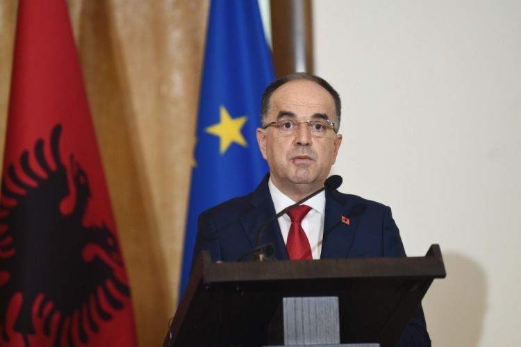 Bakı Forumu çərçivəsində iclas keçirilir - Albaniya prezidenti çıxış edib