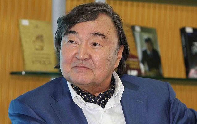 Oljas Suleimenov to start active politics
