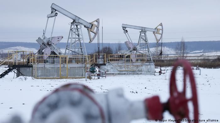 تراجع عائدات روسيا النفطية في فبراير جراء عقوبات الغرب