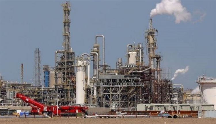 الكويت تعتزم خفض إمدادات النفط لبعض المصافي الآسيوية