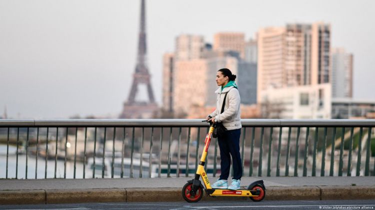 Paris to ban e-scooters, despite tiny voter turnout