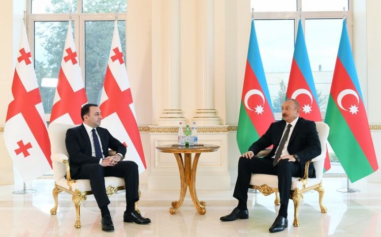 Началась встреча Ильхама Алиева один на один с премьер-министром Грузии