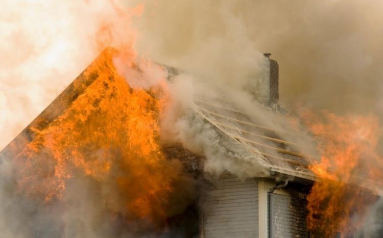 В Хачмазе произошел пожар в жилом доме, есть погибшие