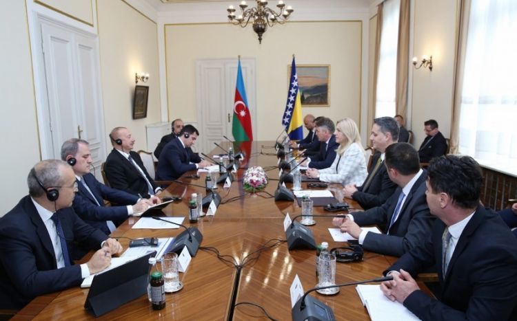 Началась встреча президента Ильхама Алиева с председателем и членами Президиума Боснии и Герцеговины в расширенном составе