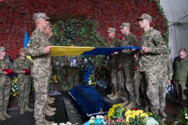 Ukraine retrieves bodies of 82 fallen soldiers