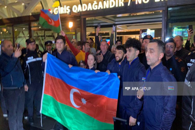 Azerbaijani weightlifters returned home
