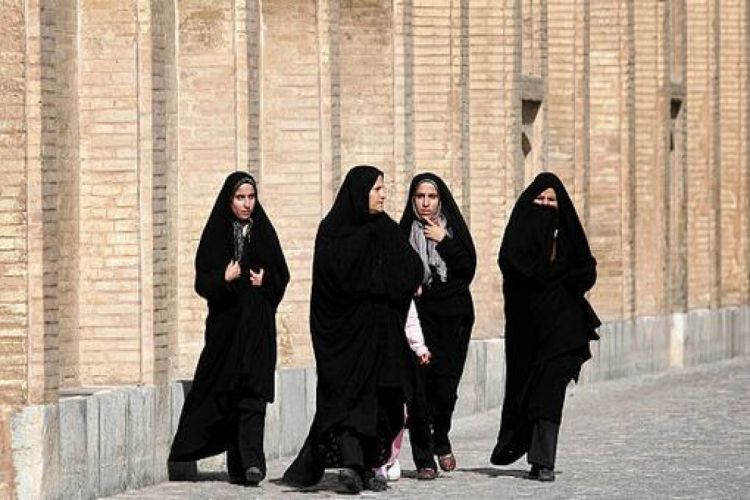 İranda hicaba əməl edilmədiyi üçün 150-dən çox obyekt bağlanıb