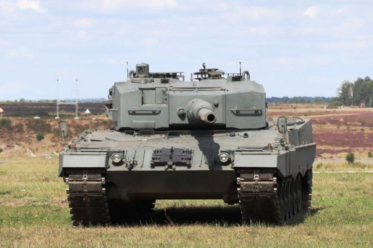 Slovakia received second Leopard tank from Germany