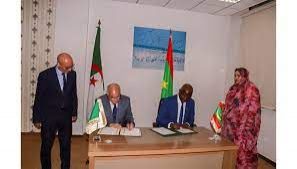 وزيرا خارجية موريتانيا والجزائر يوقعان مذكرة تفاهم حول المشاورات السياسية