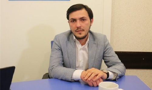 Partiya sədri: “Milli məclis bizneslə məşğul olan deputatların üzünə bağlanmalıdır”