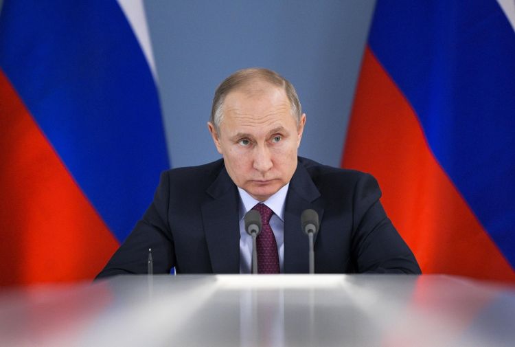 KTMT-də dəyişiklik edildi - Putin yeni qanunu imzaladı