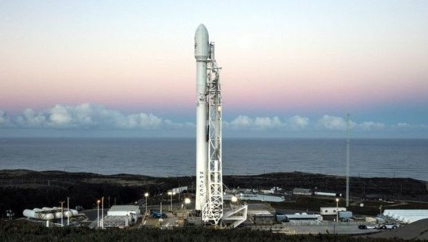Ракета SpaceX стартовала на орбиту с телекоммуникационным спутником массой более 6 тонн