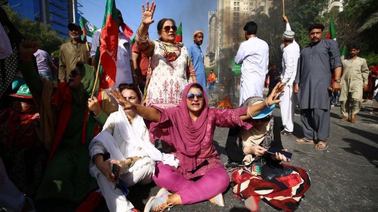 Mass protests across Pakistan after ex-PM arrest