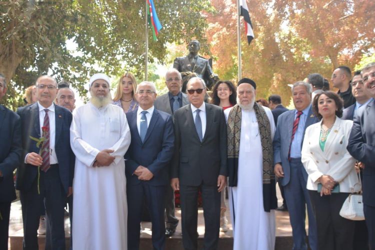 سفارة اذربيجان بالقاهرة تحتفل بالذكري المئوية لمولد زعيم أذربيجان القومي حيدر علييف