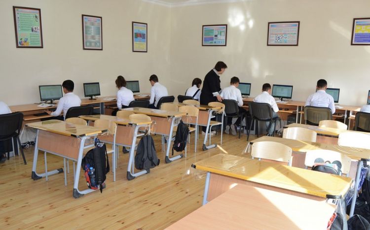 20 июня начинается выбор школ в секторах, где обучение ведется не на азербайджанском языке