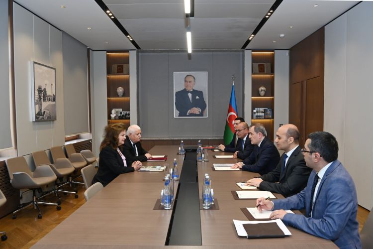 Azerbaijani FM met with founder of Roots of Peace organization