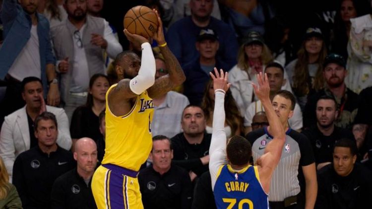 Lakers knock out Warriors to reach NBA finals