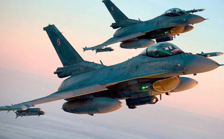 Politico: Киев хочет получить от Запада до 50 истребителей F-16