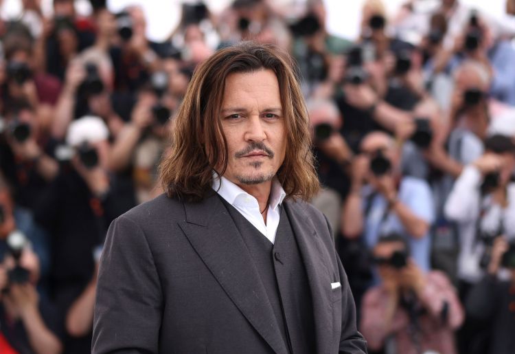 Johnny Depp’s movie receives 7-minute standing ovation at Cannes