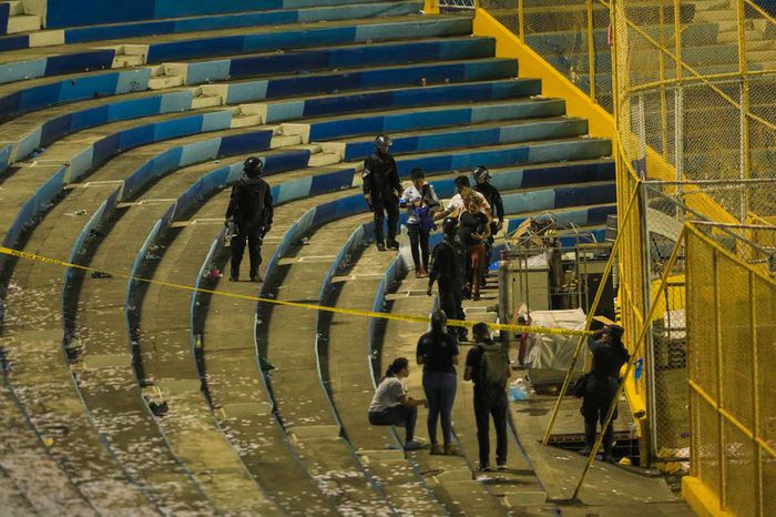El Salvadorda stadionun girişində izdiham Ölən və yaralananlar var