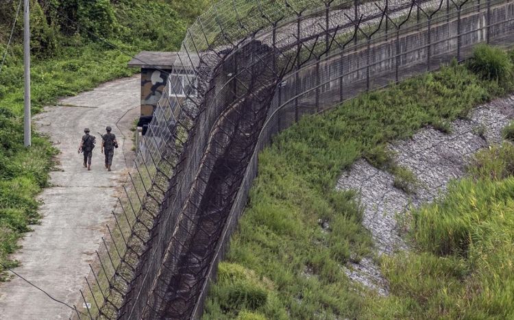 СМИ: КНДР с 2020 года строила стену для закрытия границ