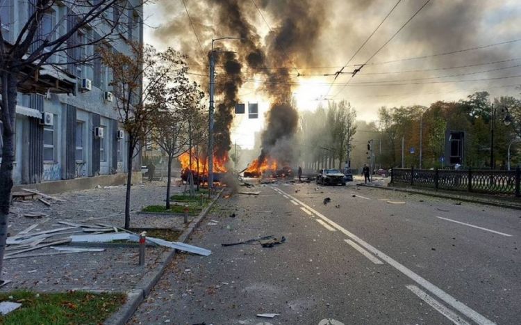 В Киеве слышны взрывы, работает ПВО