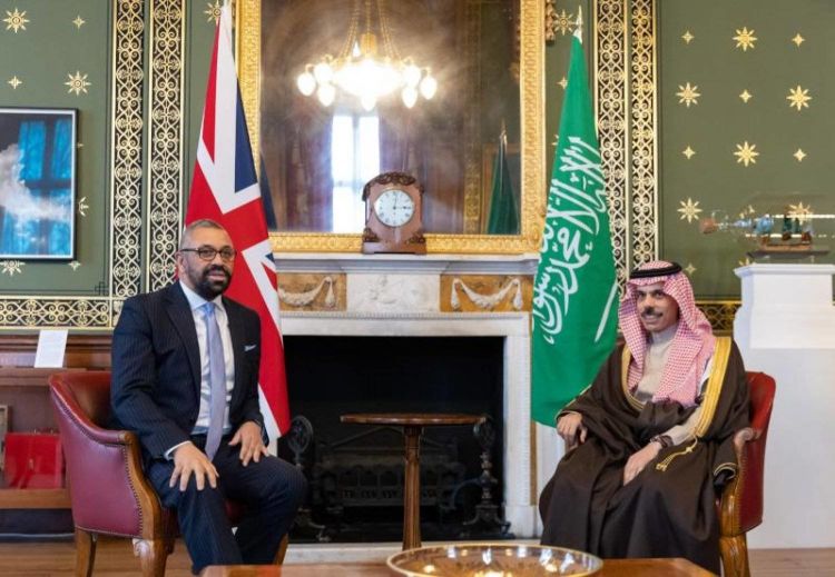 وزير الخارجية السعودي ونظيره البريطاني يبحثان دعم الحل السياسي في السودان