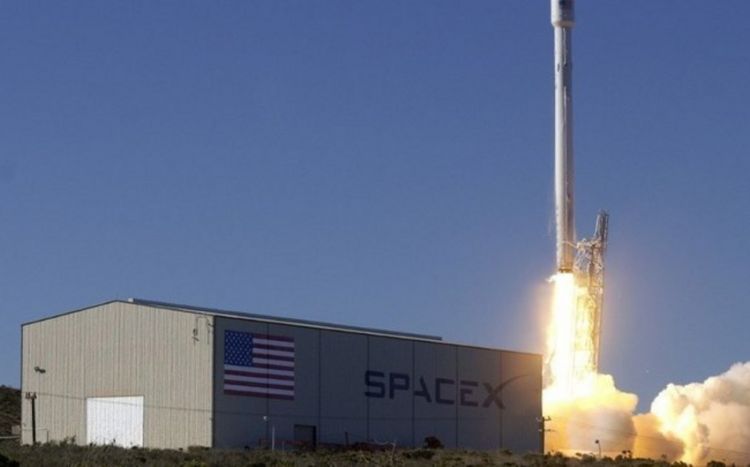 SpaceX вывела на орбиту новую партию интернет-спутников Starlink