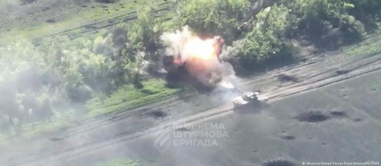 Ukraine updates: Kyiv claims advances near Bakhmut
