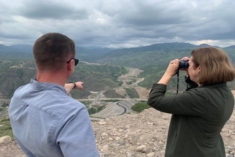 US Ambassador to Armenia visits border with Azerbaijan - PHOTOS