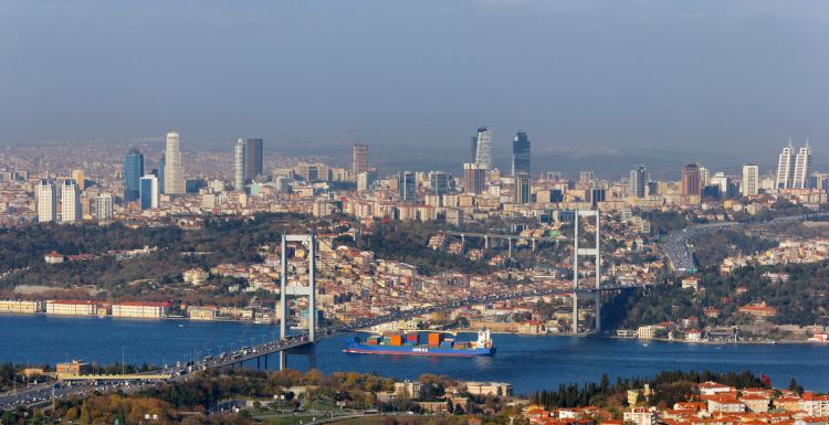 İstanbul  sənayedə aparıcı rol oynayır RƏSMİ