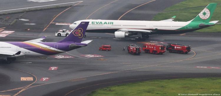 Two planes collide on Tokyo runway