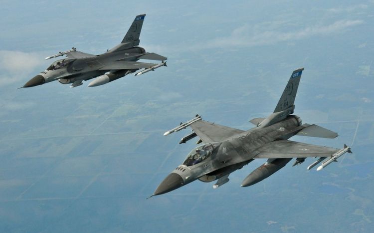 Украинские пилоты могут начать обучения на F-16 этим летом