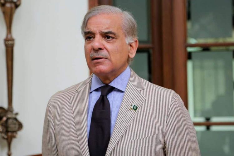 Pakistani PM leaves for Azerbaijan