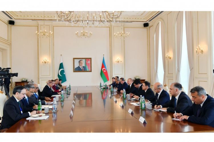 President Ilham Aliyev`s expanded meeting with Prime Minister of Pakistan Muhammad Shehbaz Sharif kicked off