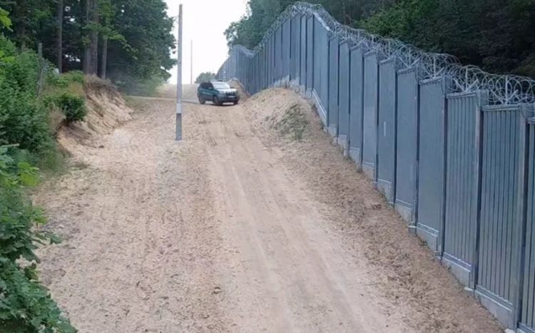 Польша достроила электронный барьер на границе с Беларусью