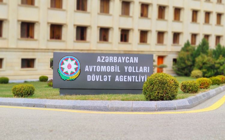 Сильный ветер создал проблемы для движения на нескольких автомагистралях Азербайджана
